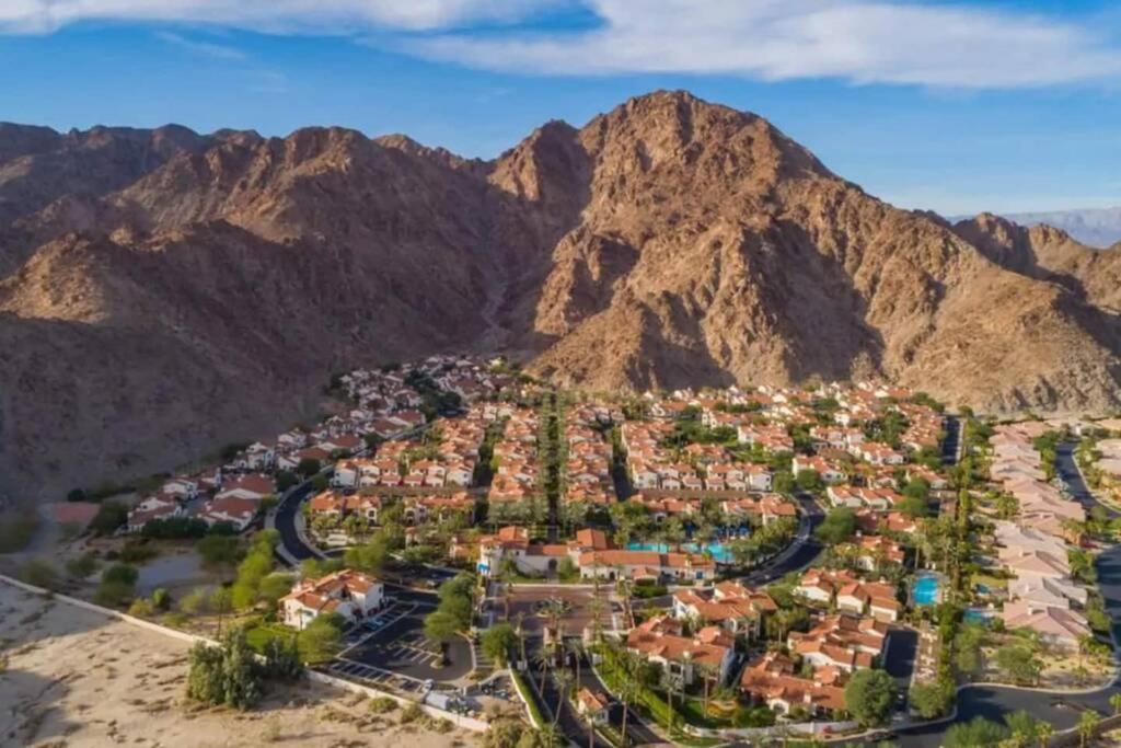 Luxurious Villa With Majestic Mountain View, 12 Pools, Spas, Ground Floor La Quinta Eksteriør billede