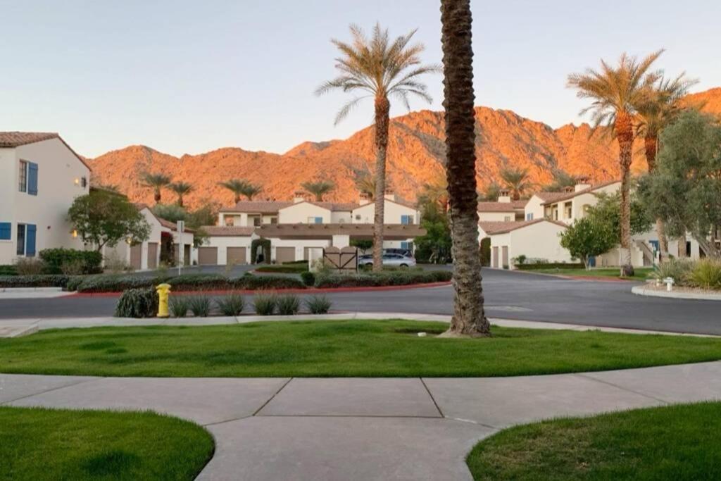 Luxurious Villa With Majestic Mountain View, 12 Pools, Spas, Ground Floor La Quinta Eksteriør billede